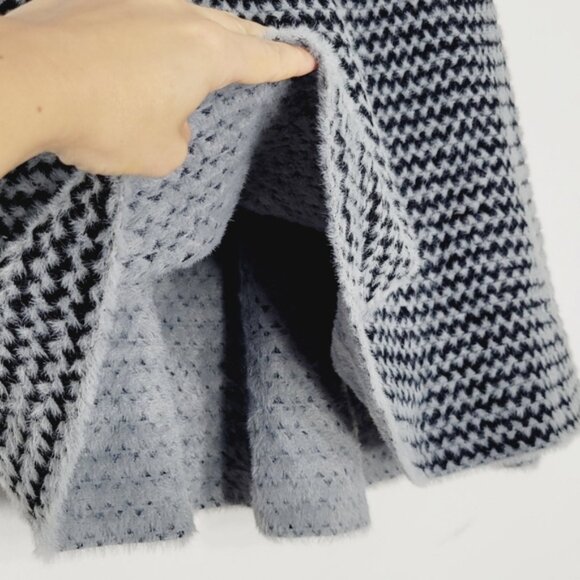 Vita Milano Women's Black  White Chevron Pattern Fuzzy Knit A-Line Skirt Small - Picture 4 of 8
